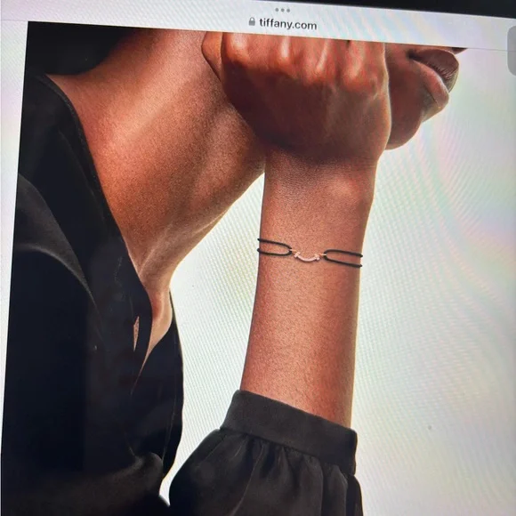 Authentic Tiffany & Co. Smile cord bracelet in rose gold and diamonds - Picture 13 of 16